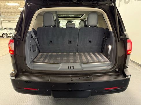 Used 2020 Lincoln Navigator Black Label w/ Cargo Convenience Package AWD/4WD image 23