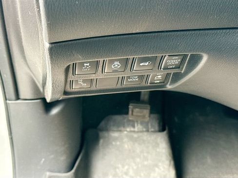 Used 2016 Nissan Pathfinder Platinum w/ Family Entertainment Package AWD/4WD image 12