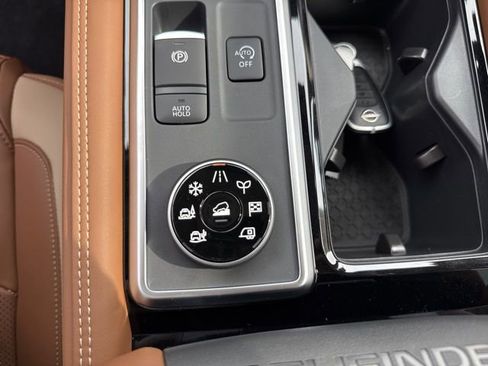 New 2026 Nissan Pathfinder Platinum AWD/4WD image 26