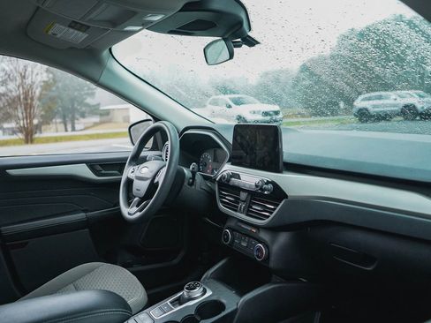 Used 2022 Ford Escape SE image 10