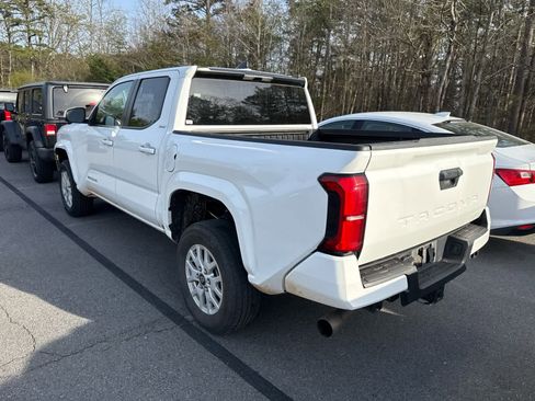 Used 2024 Toyota Tacoma SR5 image 4