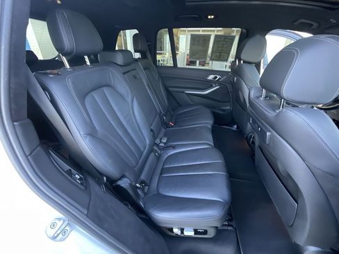 Used 2022 BMW X7 xDrive40i w/ M Sport Package AWD/4WD image 28
