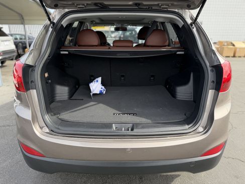 Used 2012 Hyundai Tucson Limited w/ Premium Pkg FWD image 8
