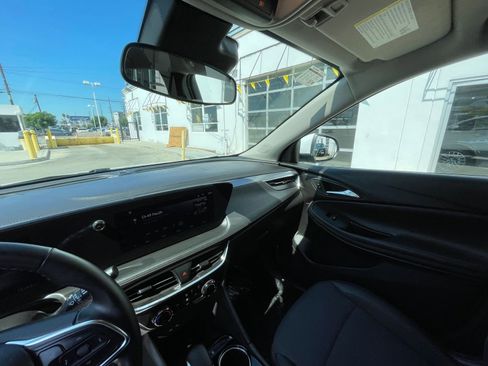 Used 2025 Buick Encore GX Preferred image 35