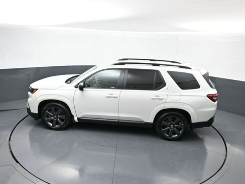 Certified 2023 Honda Pilot Sport image 40