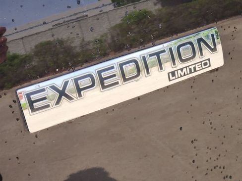 Used 2013 Ford Expedition Limited image 11