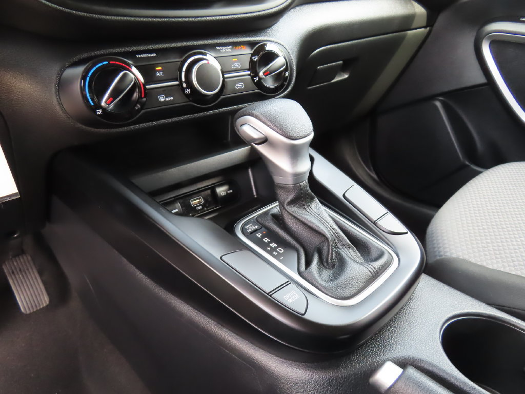 Used 2024 Kia Soul LX w/ Option Group 015 FWD image 17