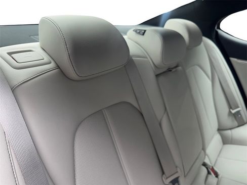 Used 2025 Genesis G70 2.5T image 40