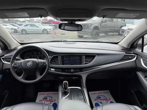 Used 2020 Buick Enclave Essence image 16