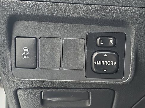 Used 2013 Toyota Corolla S image 23