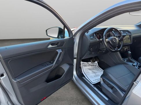 Used 2021 Volkswagen Tiguan SE R-Line w/ 3rd Row Seat Package image 7