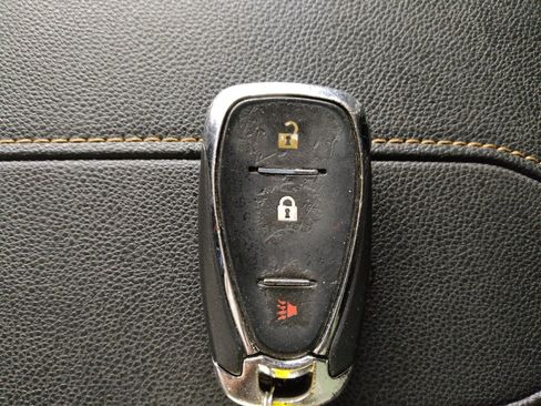 Used 2019 Chevrolet Traverse LS FWD image 32