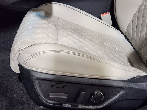 Used 2022 Genesis G70 3.3T image 45