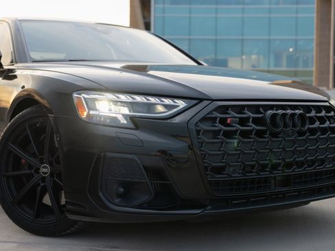 Used 2024 Audi S8 image 4