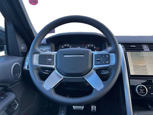 New 2025 Land Rover Discovery Dynamic SE image 25