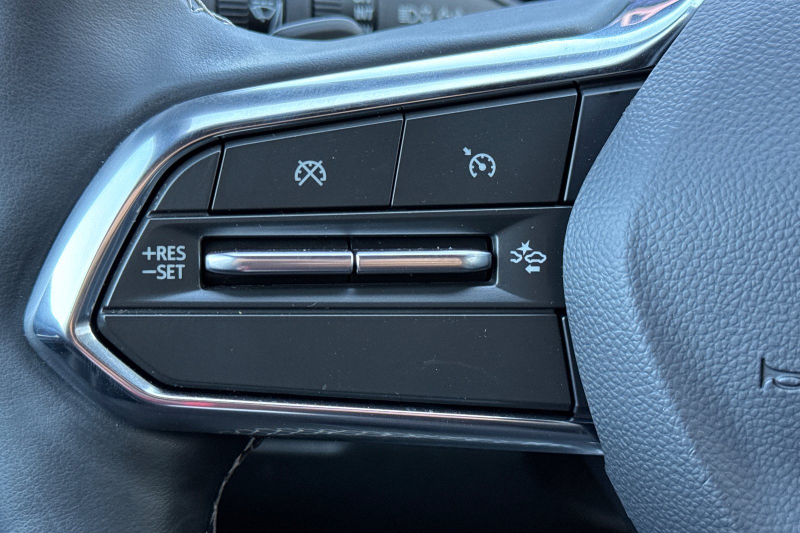 Certified 2024 Chevrolet Equinox EV LT FWD image 26