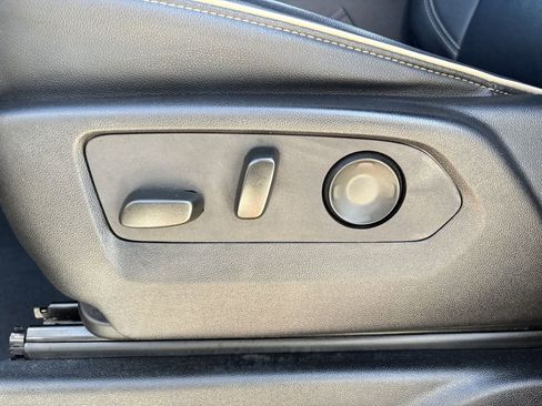 Used 2024 GMC Yukon SLT image 22