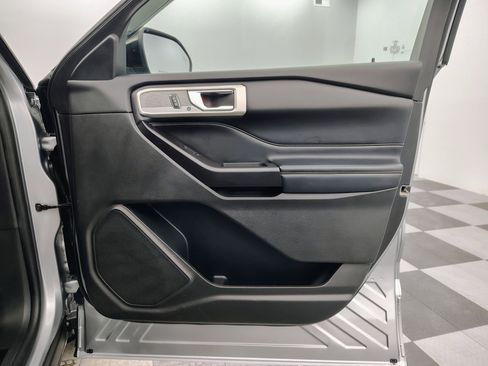 Used 2020 Ford Explorer ST image 29