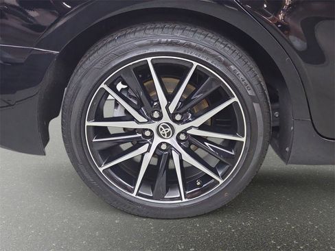 Used 2024 Toyota Camry SE image 33
