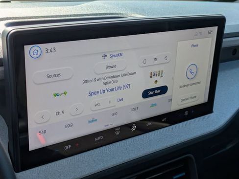 New 2025 Ford Maverick XLT image 19