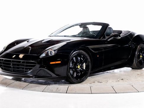 Used 2017 Ferrari California T image 1