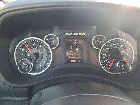 Used 2024 RAM 2500 Tradesman w/ Chrome Appearance Group image 19