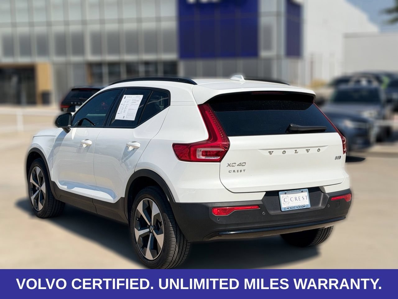 Certified 2025 Volvo XC40 B5 Plus AWD/4WD image 7