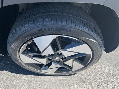 Used 2025 Hyundai Kona Limited AWD/4WD image 50