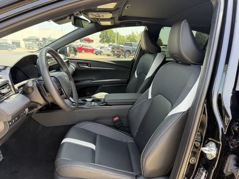Used 2025 Toyota Camry SE w/ Convenience Package FWD image 25