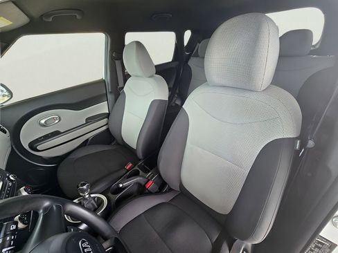 Used 2014 Kia Soul image 19