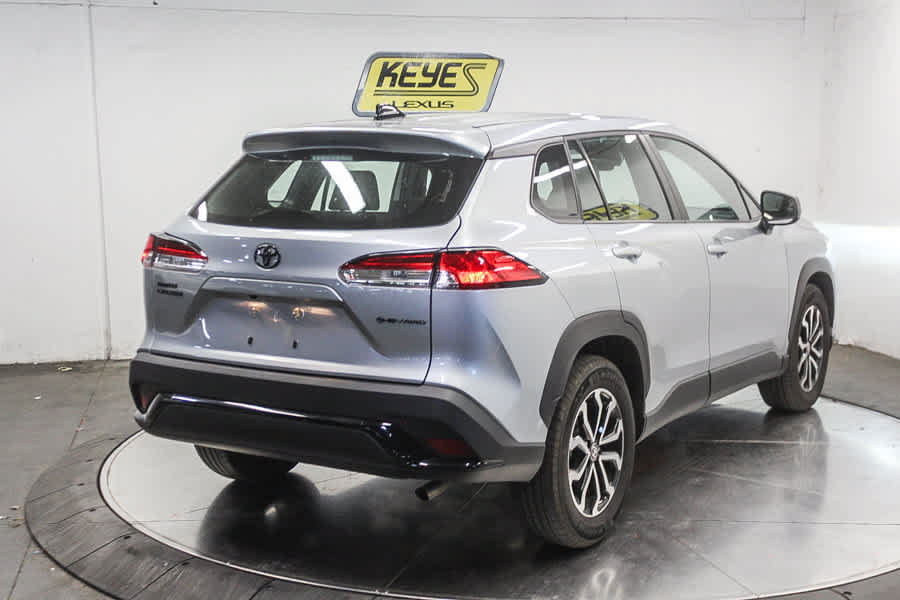 Used 2025 Toyota Corolla Cross AWD Hybrid image 4