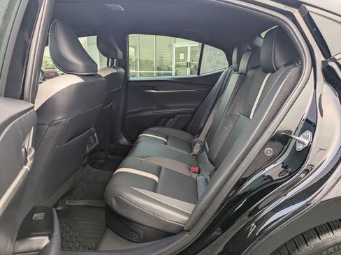 Used 2025 Toyota Camry SE w/ Convenience Package image 14