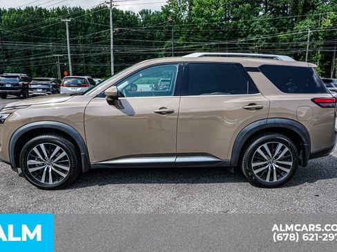Used 2023 Nissan Pathfinder Platinum w/ Cargo Package FWD image 6