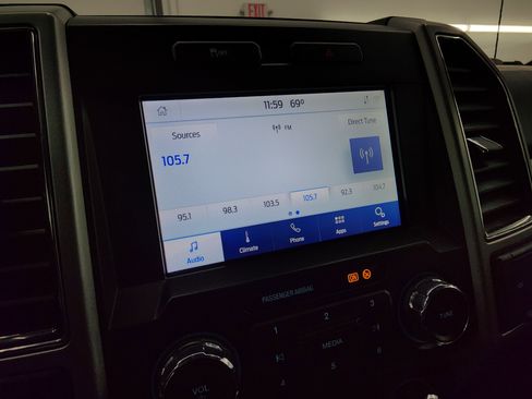 Used 2021 Ford F250 Lariat w/ Chrome Package image 46