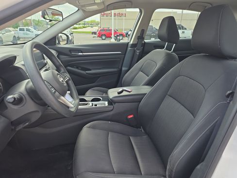 Used 2023 Nissan Altima 2.5 SV AWD/4WD image 13