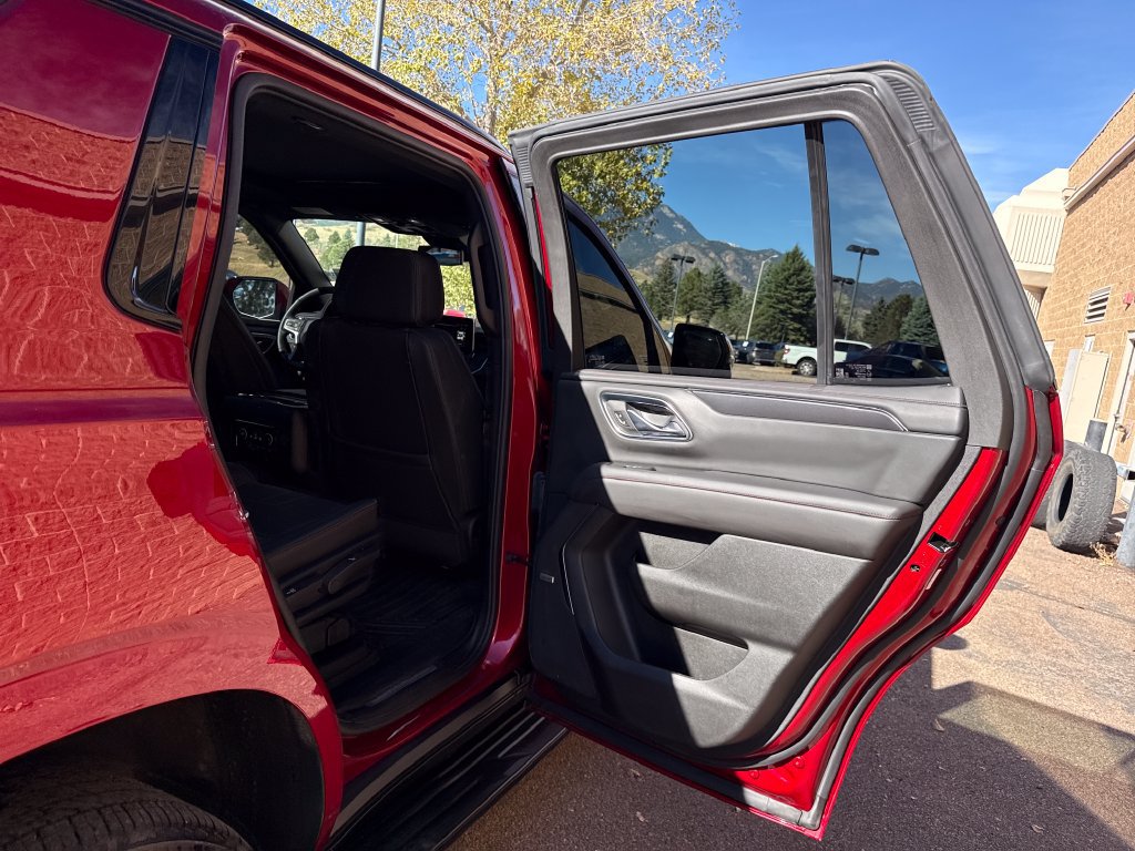Used 2024 Chevrolet Tahoe RST w/ Luxury Package AWD/4WD image 27