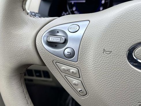 Used 2017 INFINITI QX70 AWD w/ Premium Package image 22