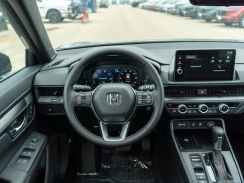 Used 2025 Honda CR-V Sport image 11