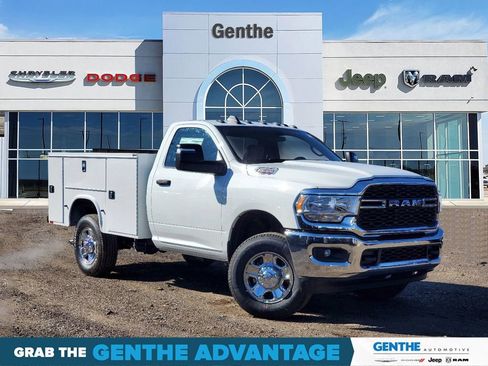 New 2024 RAM 2500 Tradesman w/ Chrome Appearance Group AWD/4WD image 23