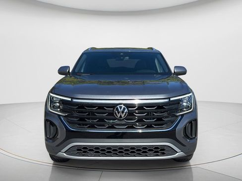 Certified 2025 Volkswagen Atlas Cross Sport SE image 8
