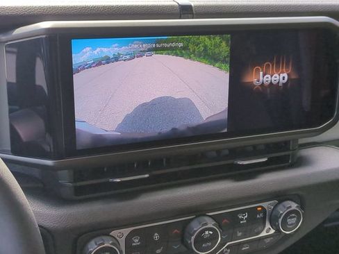 Used 2024 Jeep Wrangler Sport AWD/4WD image 10
