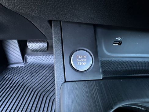 Used 2018 Audi A4 2.0T Premium w/ Convenience Package image 16