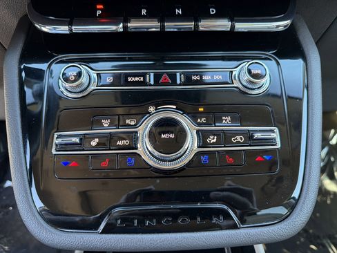 Used 2022 Lincoln Corsair Reserve w/ Equipment Group 201A image 11