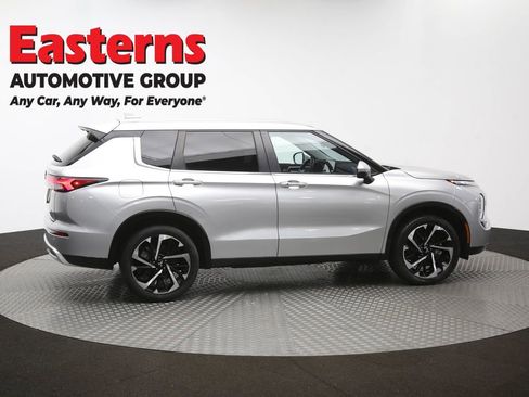 Used 2023 Mitsubishi Outlander SE AWD/4WD image 42
