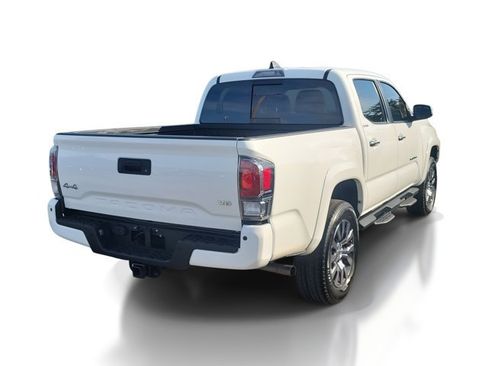 Used 2022 Toyota Tacoma Limited image 4