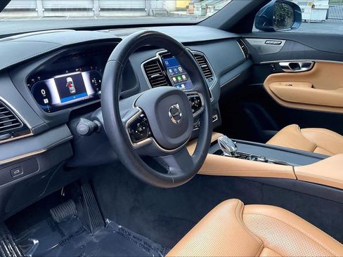 Used 2024 Volvo XC90 B6 Ultimate w/ Protection Package Premier image 17