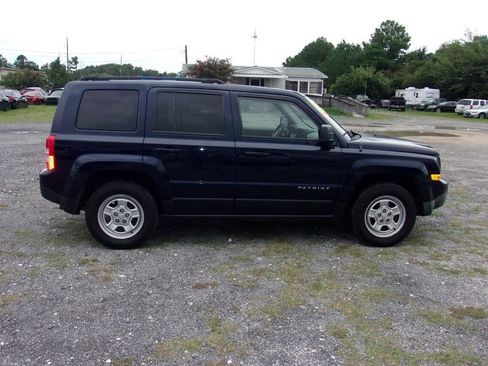 Used 2017 Jeep Patriot Sport w/ Power Value Group FWD image 8