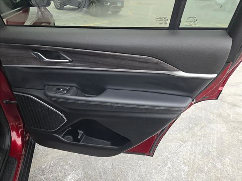 Used 2021 Jeep Grand Cherokee L Limited image 9