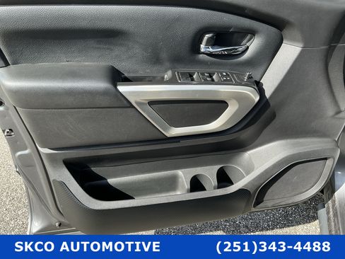 Used 2021 Nissan Titan SV w/ SV Convenience Package AWD/4WD image 10