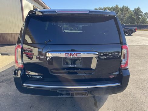 Used 2019 GMC Yukon Denali image 4